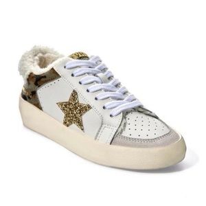 Caliope 🆕 VINTAGE HAVANA Platform Sneaker White. Sz9. Very cool design faux fur!